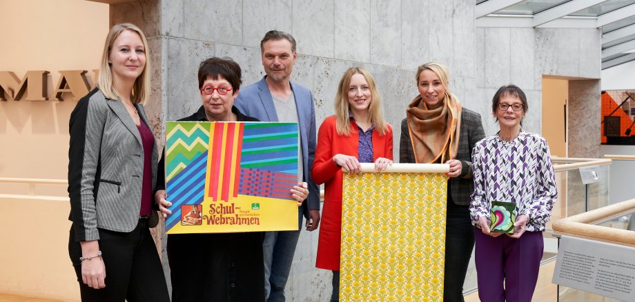 رحّب مدير المنطقة يورغن فان دير هورست بممثلي اليونسكو للحدائق الجيولوجية وهيئة إصدار الشهادات في ورشة العمل كجزء من زيارتهم لحديقة غرينز ويلتن الجيولوجية المحلية.