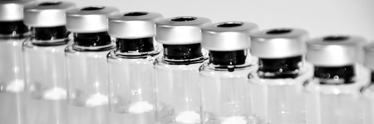 Vaccine ampoules with a clear liquid