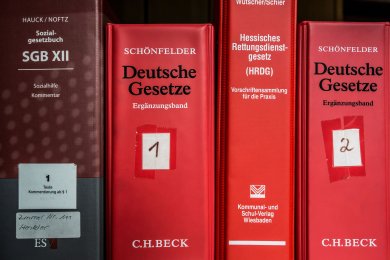 Yasal metinler Birkaç ciltlik hukuk koleksiyonu