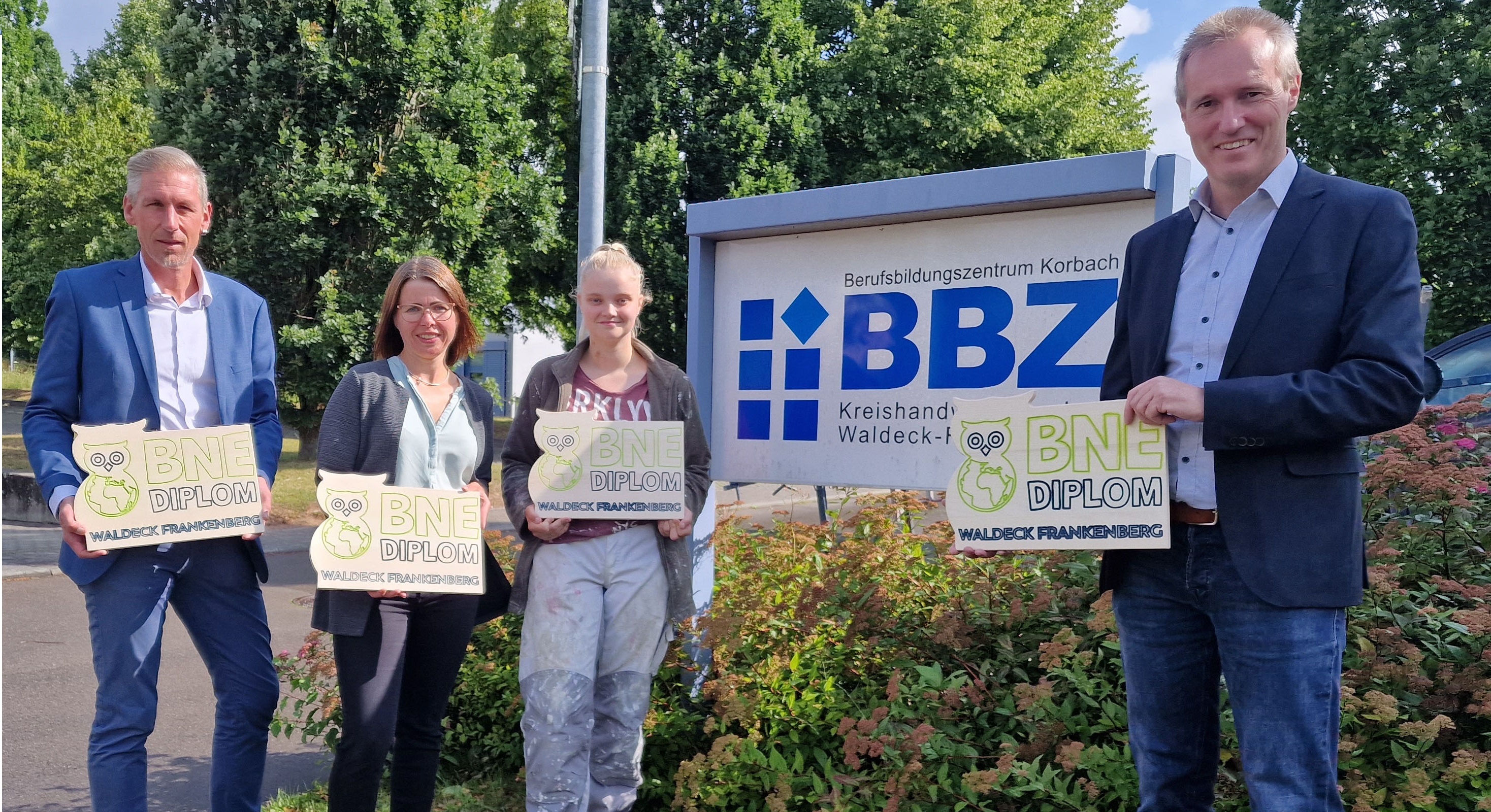 Bölge Yöneticisi Jürgen van der Horst, UNESCO Jeoparkları ve belgelendirme kuruluşu temsilcilerini yerel Jeopark GrenzWelten'i ziyaretleri sırasında çalıştaya davet etti.