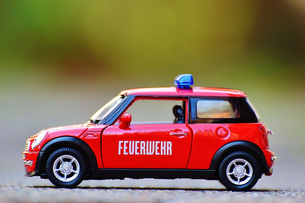 Spielzeug-Feuerwehrauto Miniatur Feuerwehrauto als Spielzeug