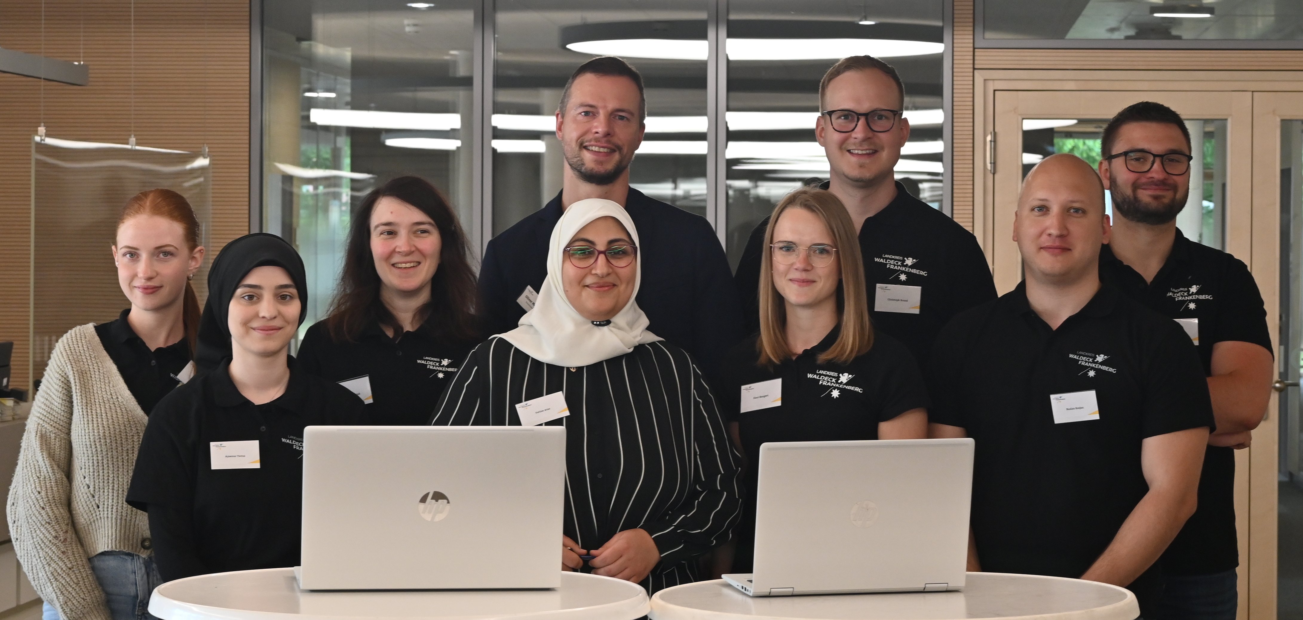 Landrat Jürgen van der Horst begrüßte die Vertreterinnen und Vertreter der UNESCO-Geoparks und der Zertifizierungsstelle zum Workshop im Rahmen ihres Besuchs im heimischen Geopark GrenzWelten.